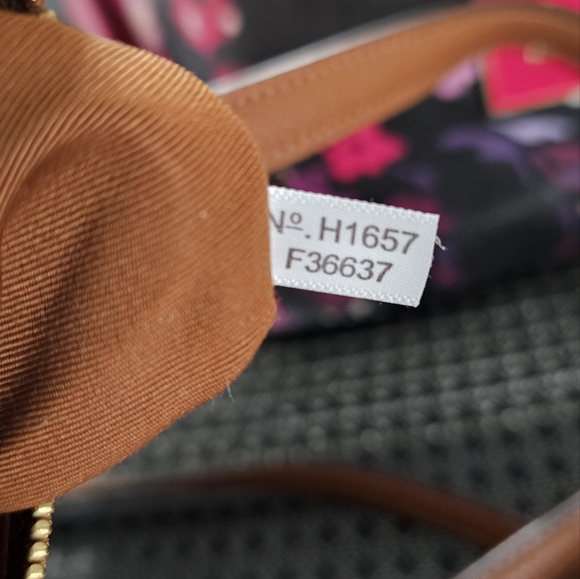 Coach Christie Carryall – Saddle Brown Leather - Picture 5 of 7